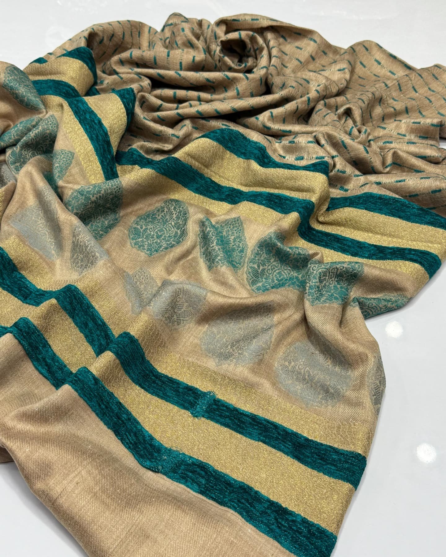 elegant banarasi pashmina shawl with velvet & sequin work – premium quality elegant banarasi pashmina shawl with velvet & sequin work – premium quality