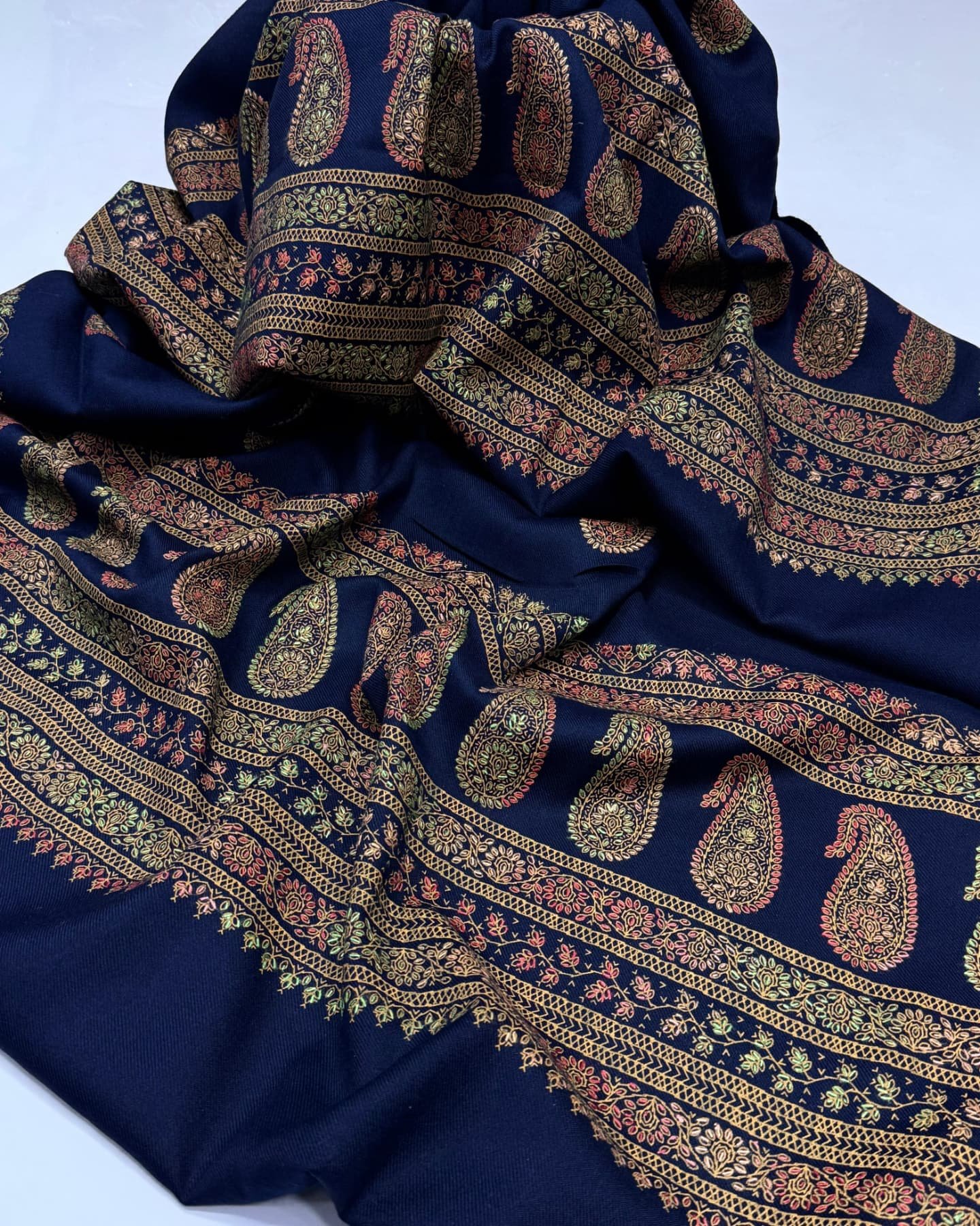 elegant handcrafted pashmina shawl – kashmiri embroidery with block print, 2.5 yard length, premium quality elegant handcrafted pashmina shawl – kashmiri embroidery with block print, 2.5 yard length, premium quality