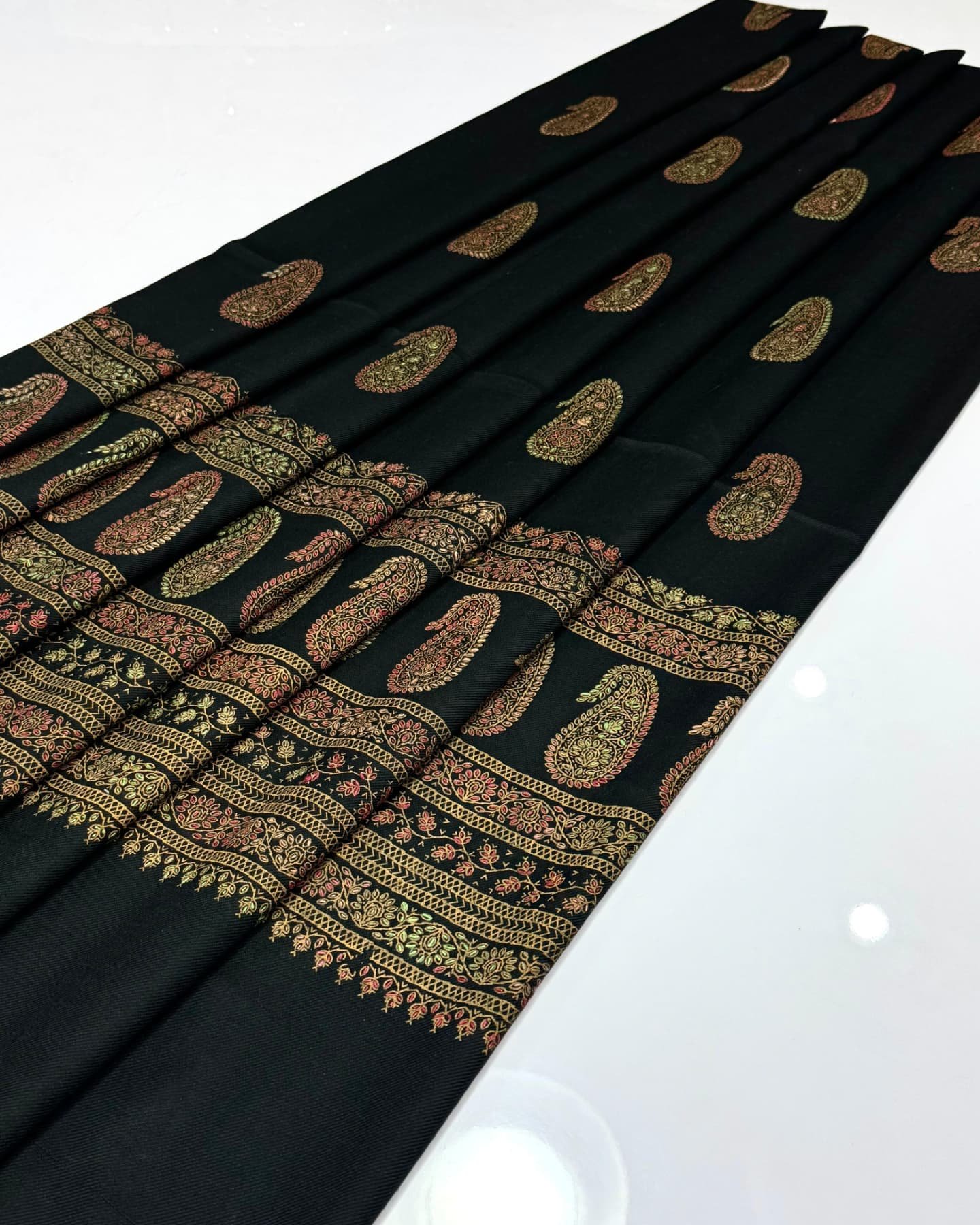 elegant handcrafted pashmina shawl – kashmiri embroidery with block print, 2.5 yard length, premium quality elegant handcrafted pashmina shawl – kashmiri embroidery with block print, 2.5 yard length, premium quality